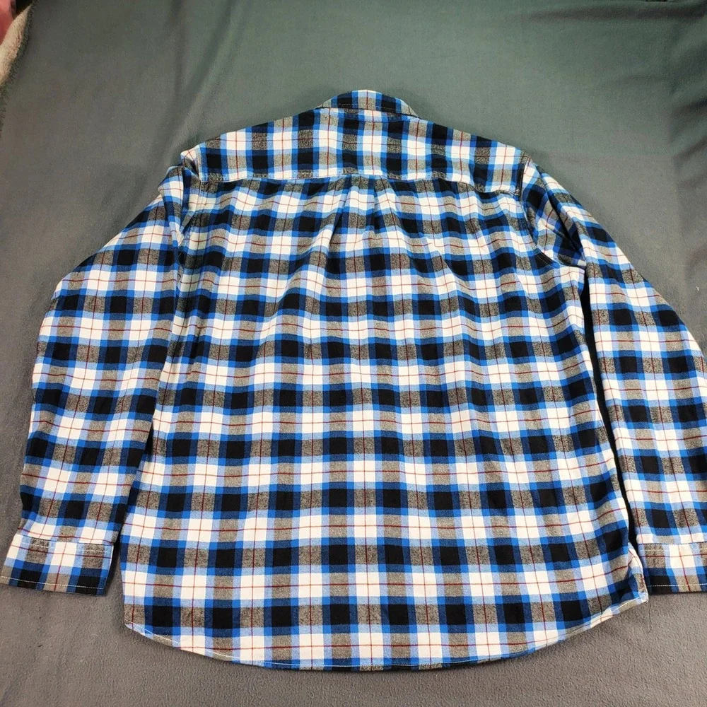 Eddie Bauer shirt this pit